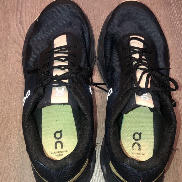 On Running Cloudnova form men’s size 8.5 black/cream - Picture 6 of 7